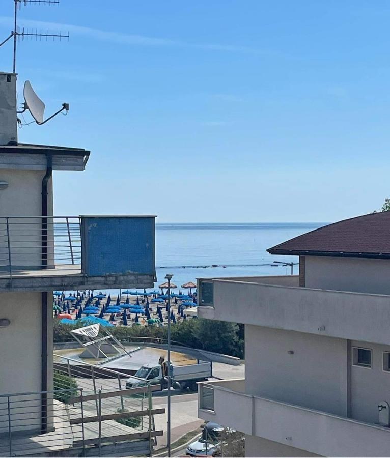Casa Al Mare Pescara Apartment Exterior photo